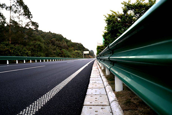 黑河高速公路护栏的常用类型